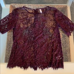 Super cute dress shirt sleeve shirt!